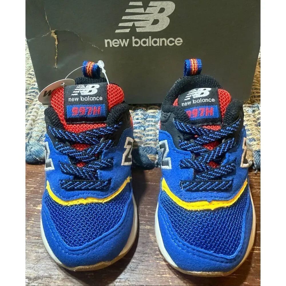 New Balance Baby Boys' 997h Bungee Sneakers Size 2